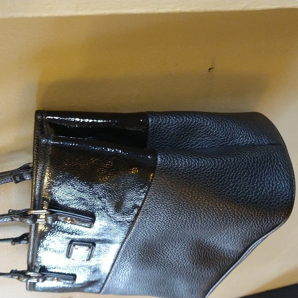 VGUC. Nine West black leather satchel. - Picture 3 of 12